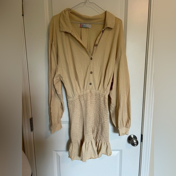 Free people beach Beige Smocked Dress with Long Sleeves - Picture 4 of 6